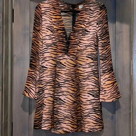 A.L.C. Black and Blush XS 2 Brinkley Cocktail Dress Tiger Print Long Sleeve - Picture 4 of 7
